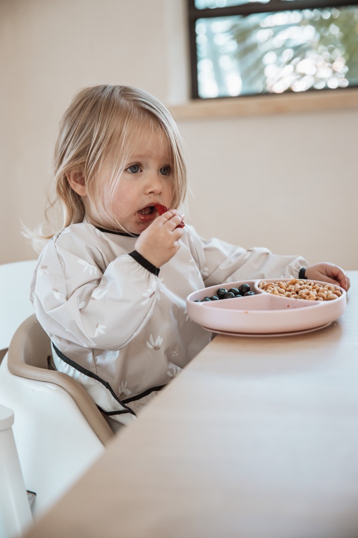 Minene – Αδιάβροχη Σαλιάρα Με Μανίκια 13312001230OS - Image 4