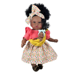 Nines D'Onil: Addis με πολύχρωμο φόρεμα και μωρό σε μάρσιπο - 45 εκ.