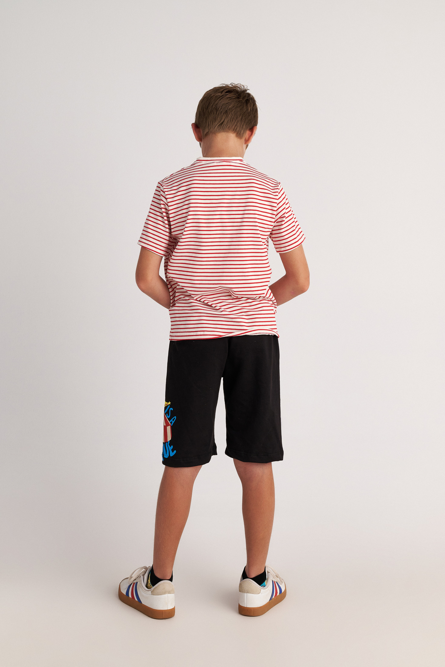 Two in a castle - Παιδικό Σετ Αγοριού “Circus Life” – Ριγέ Top & Μακρύ Σορτς με Λογότυπο (T7327) - Image 3